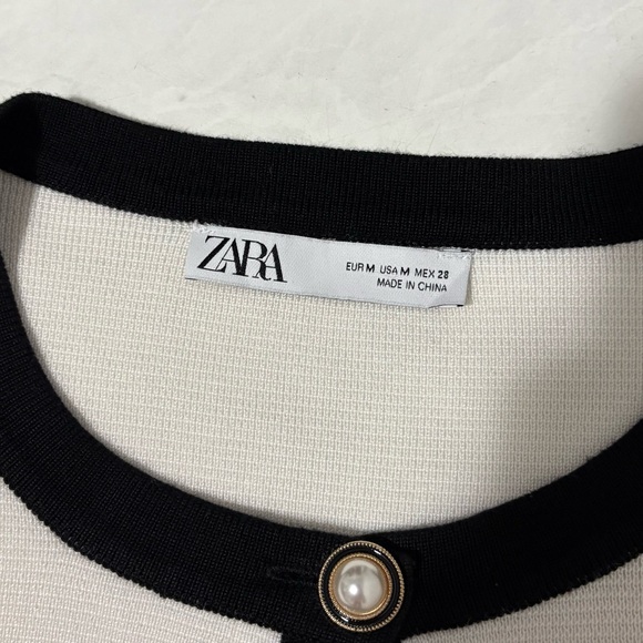 Zara White Black Knit Pearl Button Up Cardigan Size Medium Old Money Classic - Picture 4 of 6